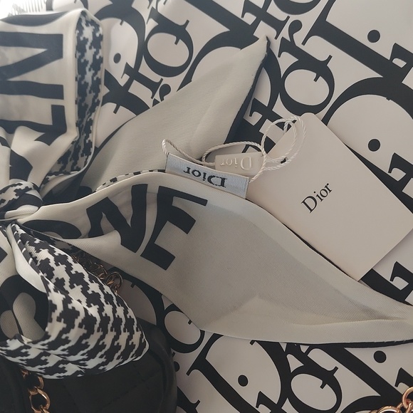 Dior Authentic 100% Silk Twilly with unbranded Beltbag and Chain - Picture 2 of 16